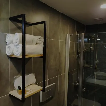 Jakaranda Hotel