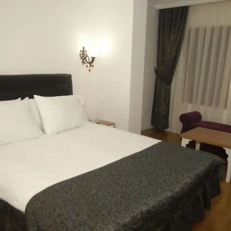 Ξενοδοχείο Jakaranda 3*