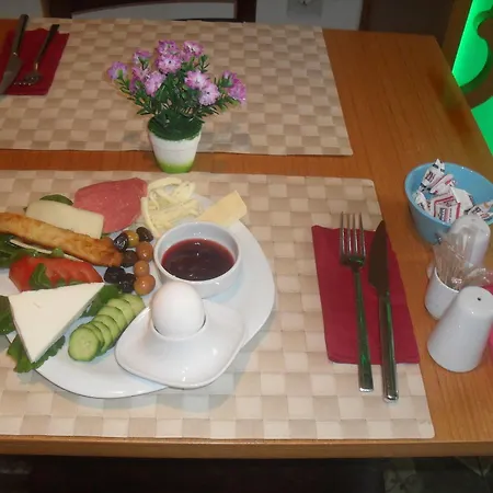 Jakaranda Hotel