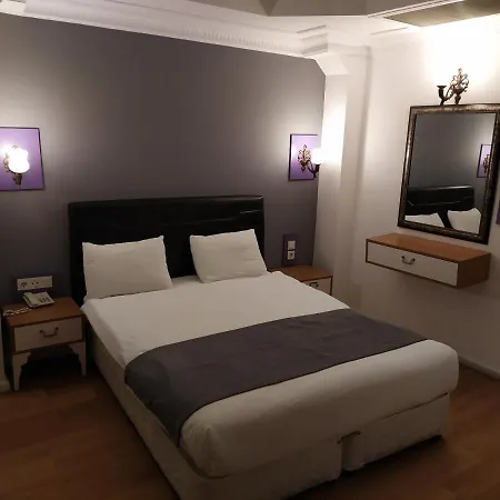 Jakaranda Hotel