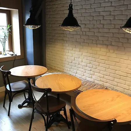 Отель Jakaranda 3*