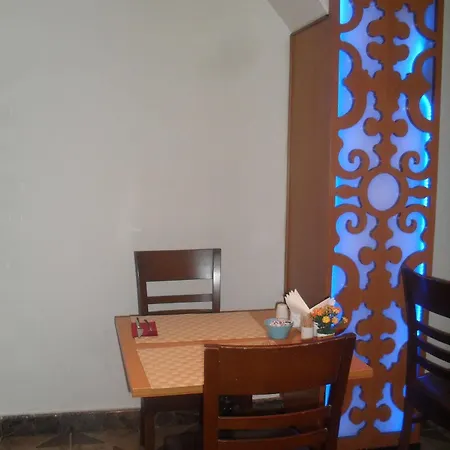 Otel Jakaranda 3*