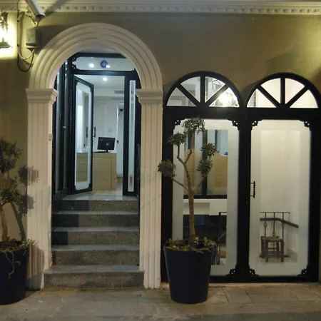Jakaranda Hotel