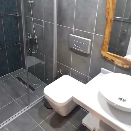 Jakaranda מלון 3*